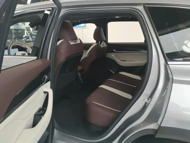 Geely Xingyue L — Фото автомобиля 11