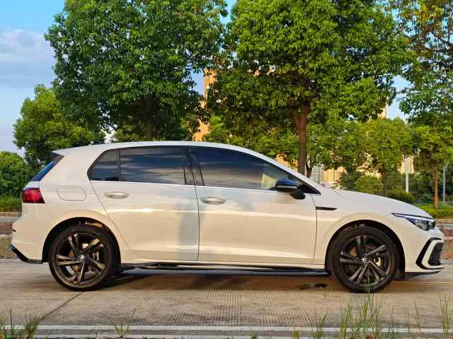 Volkswagen Golf — Фото автомобиля 4