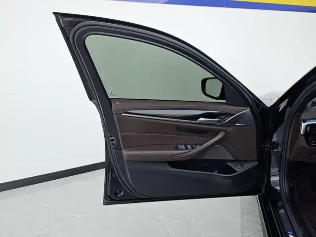 BMW 5 Series — Фото автомобиля 7