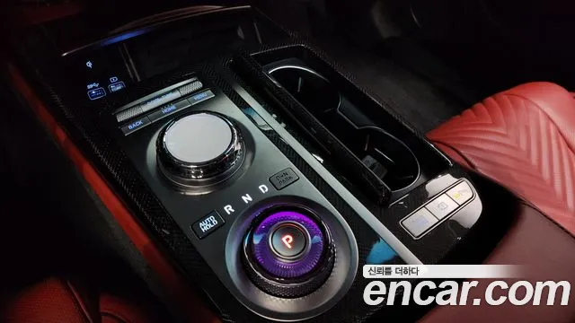 Genesis G80 Бензин 2.5 турбо AWD — Фото автомобиля 9