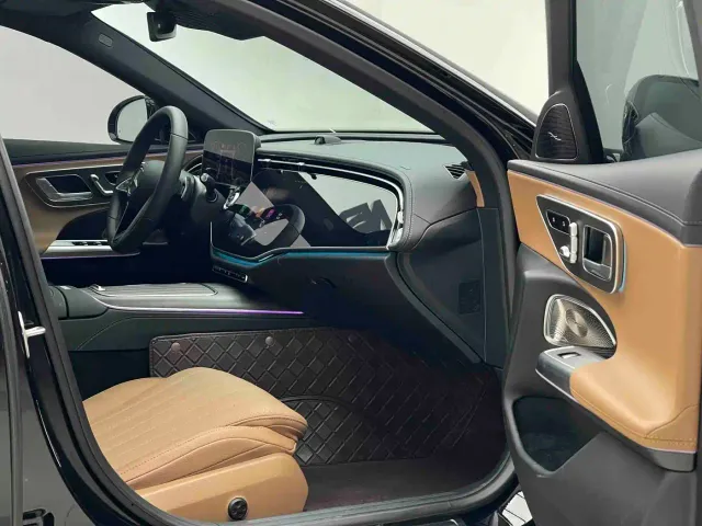 Mercedes-Benz E-Class — Фото автомобиля 7