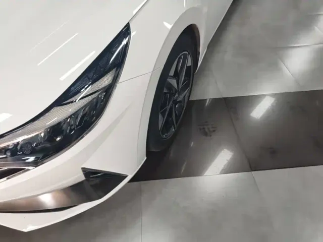 Hyundai Elantra — Фото автомобиля 22