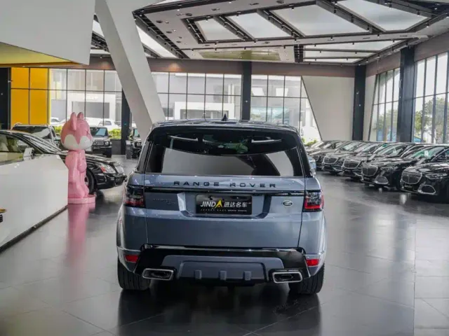 Land Rover Range Rover Sport — Фото автомобиля 16