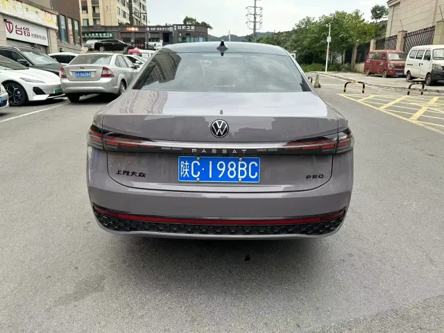 Volkswagen Passat — Фото автомобиля 8