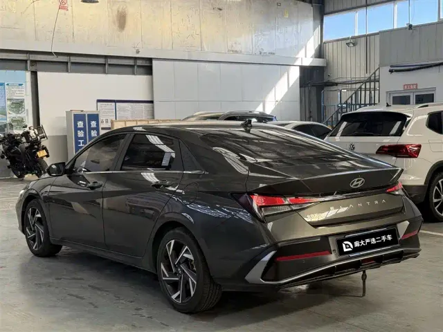 Hyundai Elantra — Фото автомобиля 4