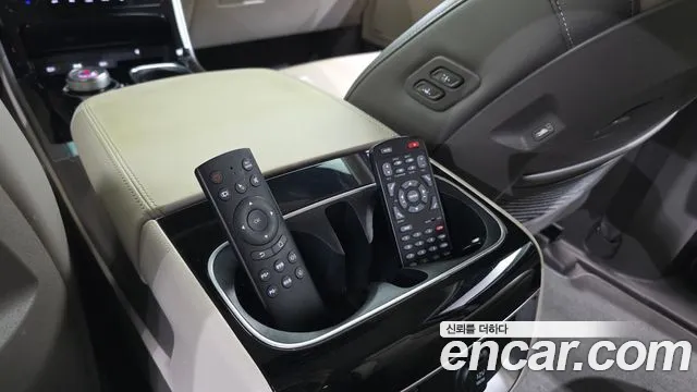 Kia Carnival Generation 4 — Фото автомобиля 19