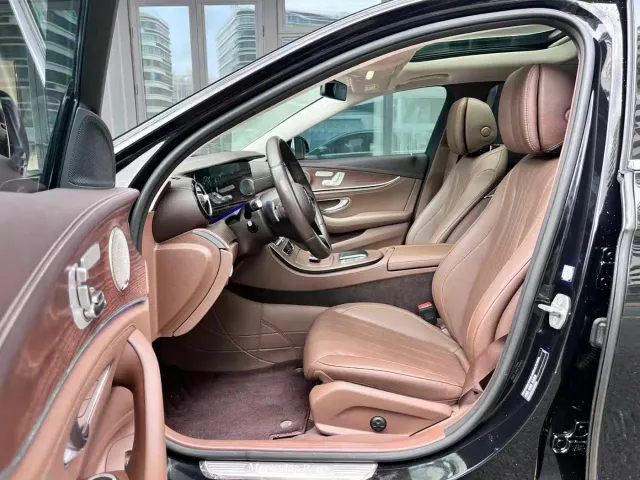 Mercedes-Benz E-Class — Фото автомобиля 7