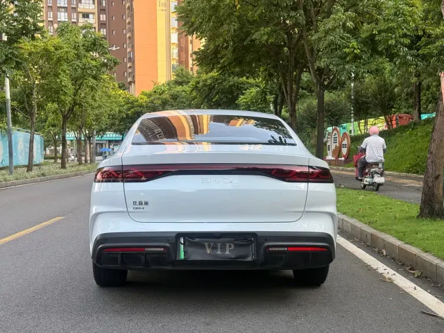BYD Qin L — Фото автомобиля 11