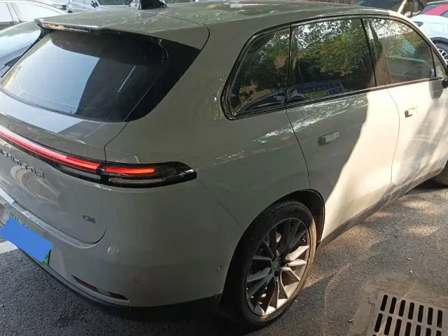 Leapmotor C10 — Фото автомобиля 10