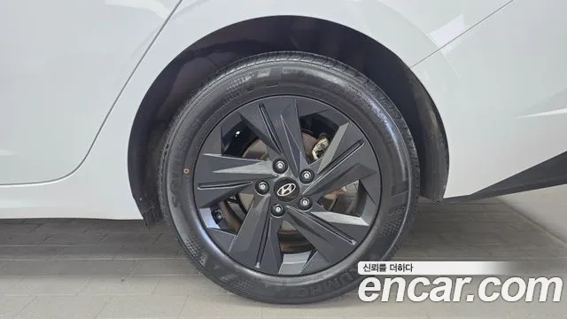 Hyundai AVANTE Avante (CN7) — Фото автомобиля 21