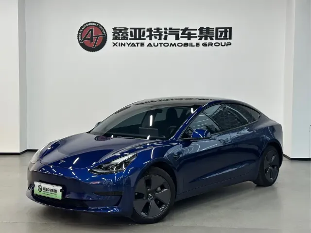 Фотография автомобиля — Tesla Model 3