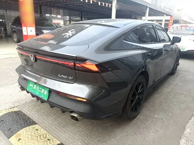 Changan UNI-V — Фото автомобиля 6