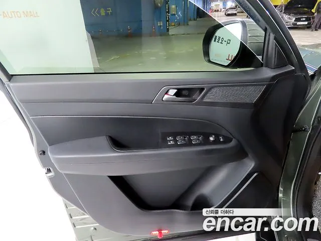 KG_Mobility_Ssangyong Rexton Новый Rexton Sport Khan Дизель 2.2 4WD — Фото автомобиля 13
