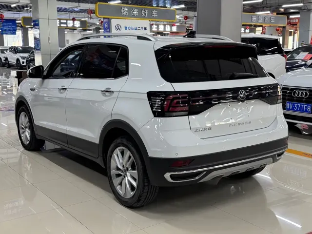 Volkswagen T-Cross — Фото автомобиля 6