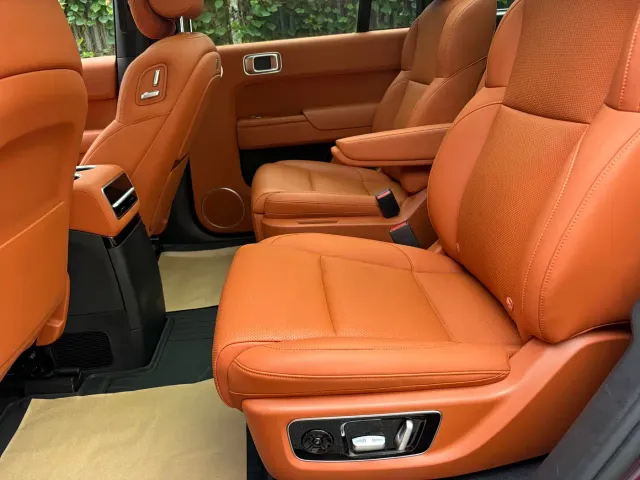 Li Auto L9 — Фото автомобиля 12