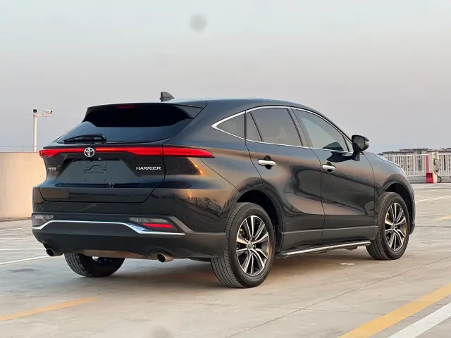 Toyota Harrier — Фото автомобиля 7