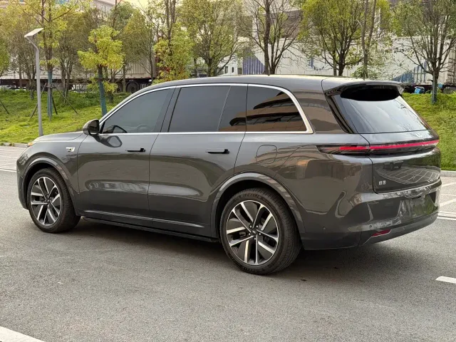 Li Auto L8 — Фото автомобиля 24