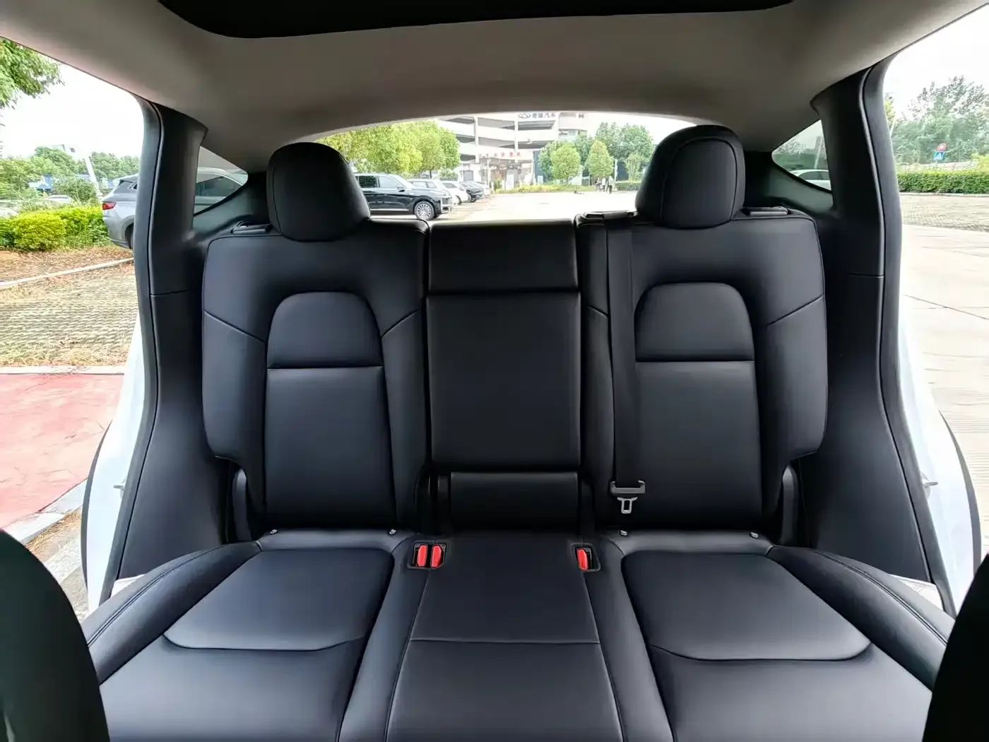 Tesla Model Y 2021 Standard Range Rear-Wheel Drive — Фото автомобиля 13