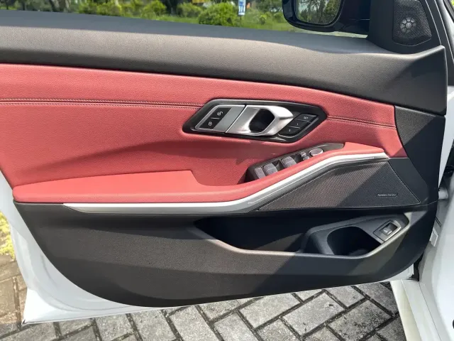 BMW 3 Series — Фото автомобиля 12