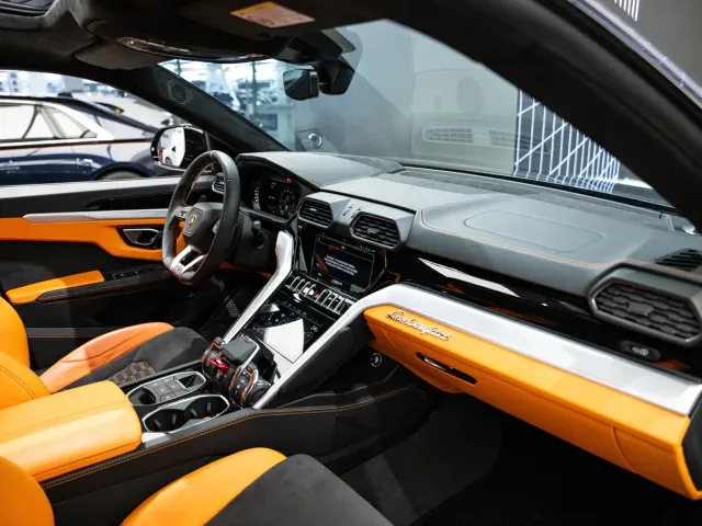 Lamborghini Urus — Фото автомобиля 7