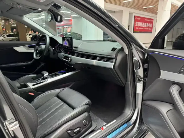 Audi A4L — Фото автомобиля 16