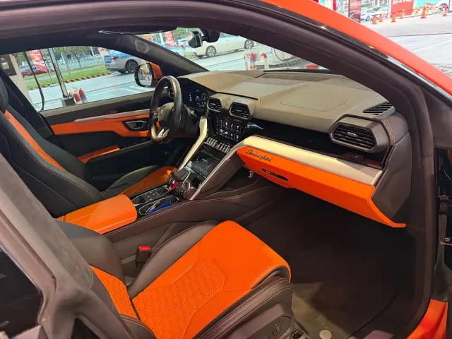Lamborghini Urus — Фото автомобиля 5
