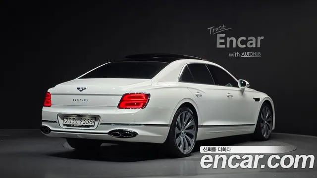 Bentley Flying Spur 3rd Gen — Фото автомобиля 2