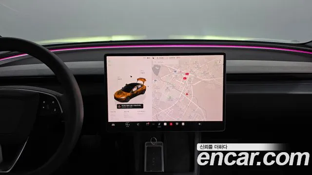 Tesla Model 3 — Фото автомобиля 10