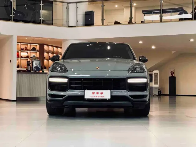Porsche Cayenne — Фото автомобиля 14