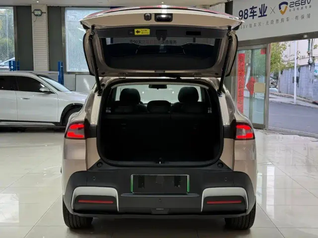 Changan Qiyuan Q05 — Фото автомобиля 24