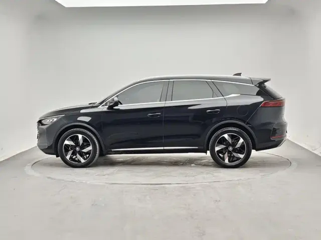 BYD Tang — Фото автомобиля 2