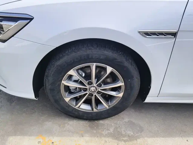 BYD Qin PLUS — Фото автомобиля 22
