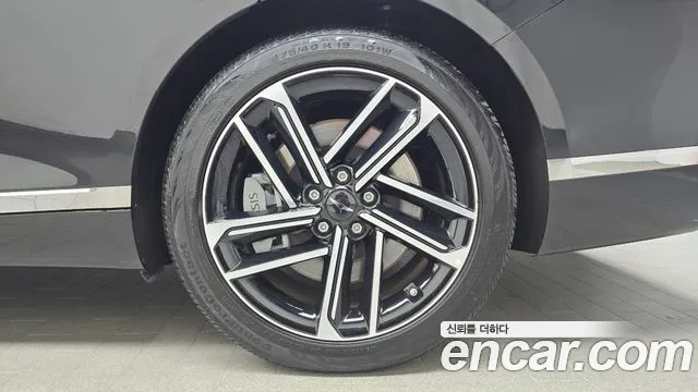 Genesis G80 RG3 — Фото автомобиля 6