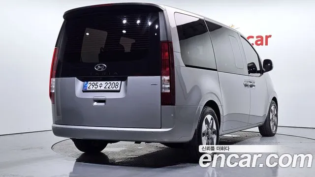 Hyundai Staria — Фото автомобиля 2