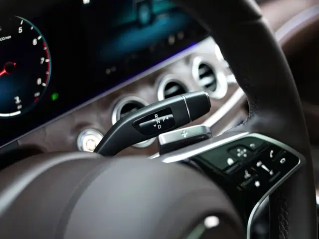 Mercedes-Benz E-Class — Фото автомобиля 14