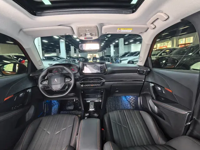 Peugeot 2008 — Фото автомобиля 14