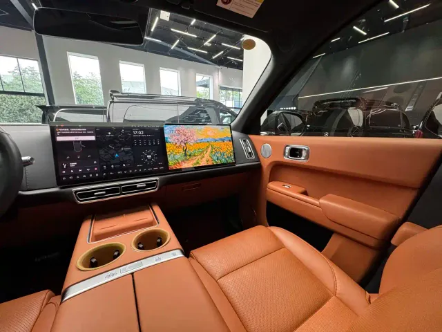 Li Auto L8 — Фото автомобиля 9