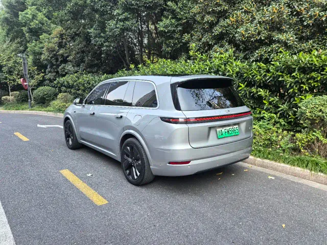 Li Auto L9 — Фото автомобиля 6