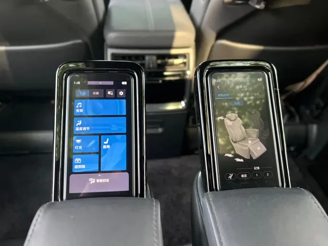 Toyota Vellfire — Фото автомобиля 16