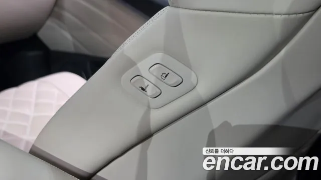Genesis GV80 — Фото автомобиля 30
