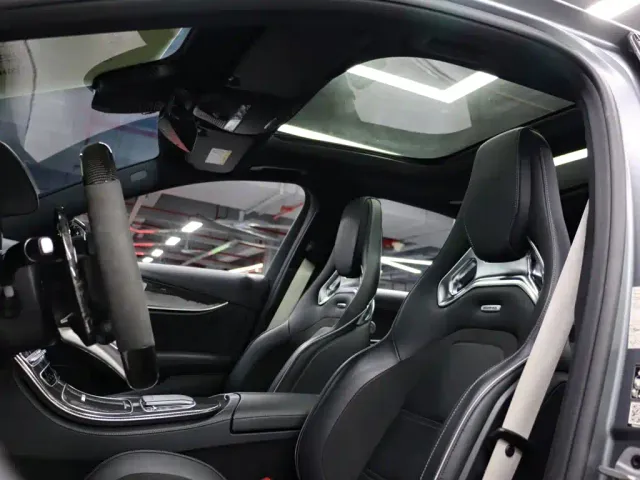 Mercedes-Benz E-Class AMG — Фото автомобиля 11