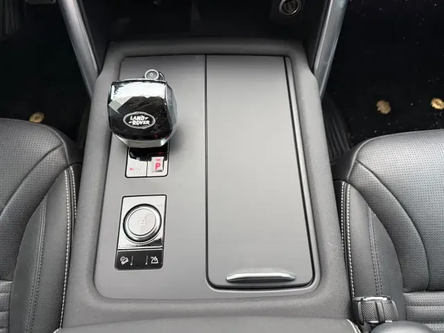 Land Rover Discovery 2023 Facelift 360PS R-Dynamic S — Фото автомобиля 16
