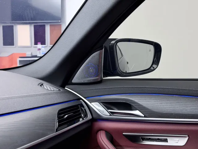 BMW 5 Series — Фото автомобиля 16