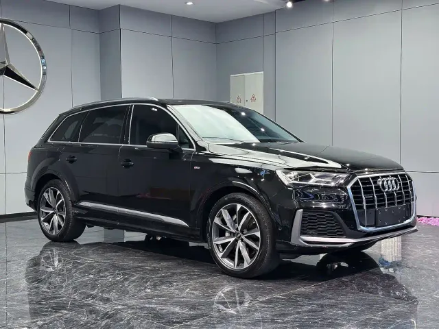 Audi Q7 — Фото автомобиля 3