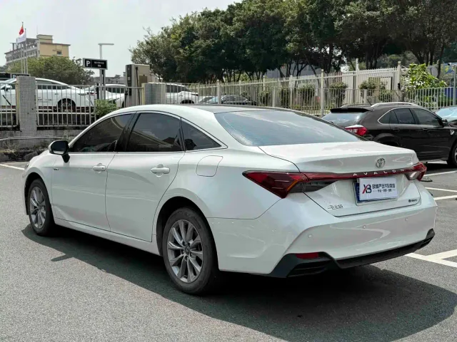 Toyota Avalon — Фото автомобиля 7