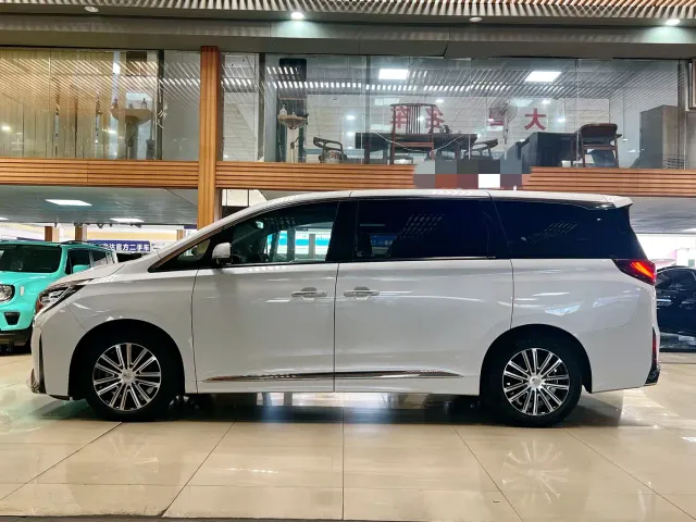 GAC Trumpchi M8 — Фото автомобиля 4