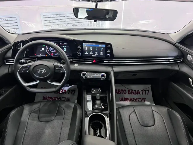 Hyundai Elantra — Фото автомобиля 12