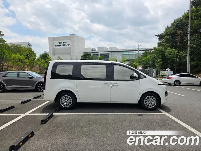 Hyundai Staria Staria L3.5 Карго 3 места — Фото автомобиля 3