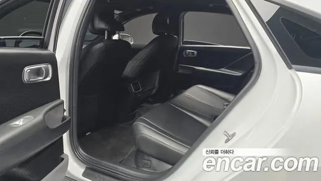 Hyundai Ioniq 6 — Фото автомобиля 11