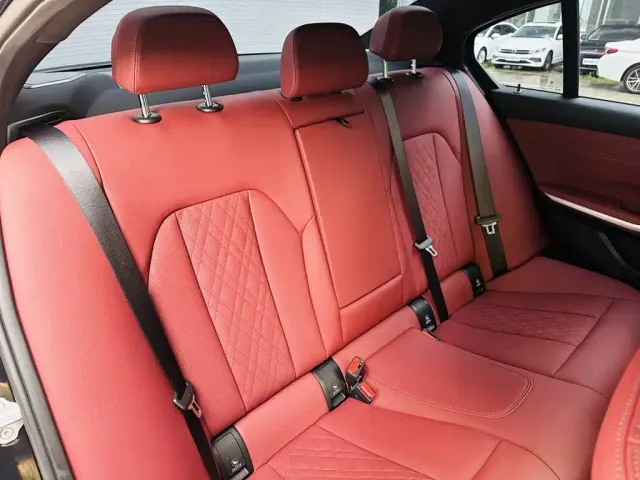 BMW 3 Series — Фото автомобиля 8